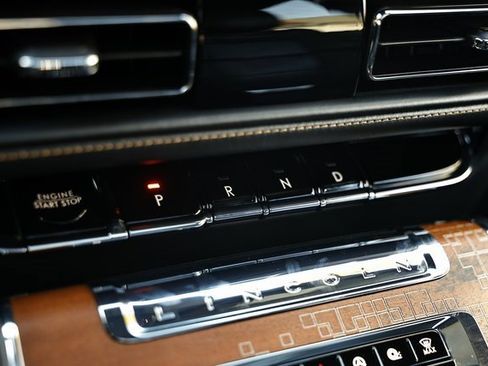 Used 2025 Lincoln Aviator Black Label w/ Jet Appearance Package image 40