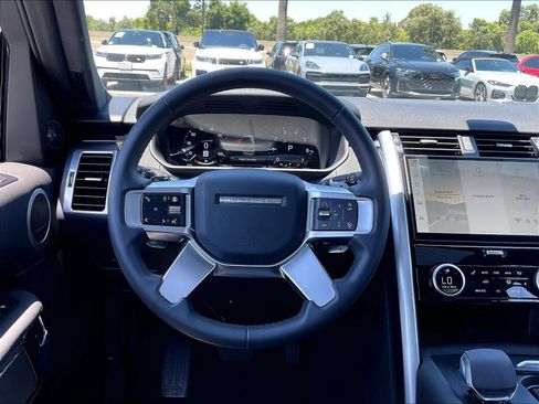 Used 2025 Land Rover Discovery S AWD/4WD image 8