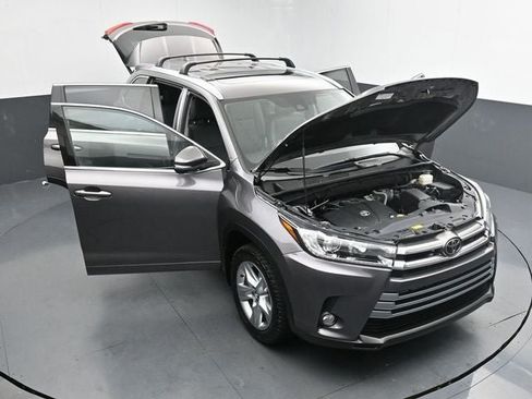 Used 2017 Toyota Highlander Limited AWD/4WD image 47