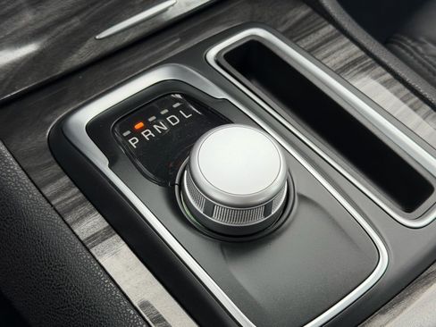 Used 2022 Chrysler 300 Touring w/ Sport Appearance Package RWD image 24