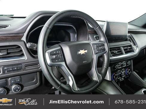 Used 2024 Chevrolet Suburban LT image 4