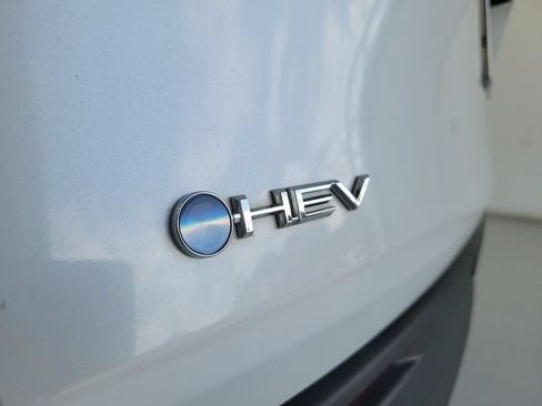 Used 2025 Toyota Sienna XLE FWD image 9