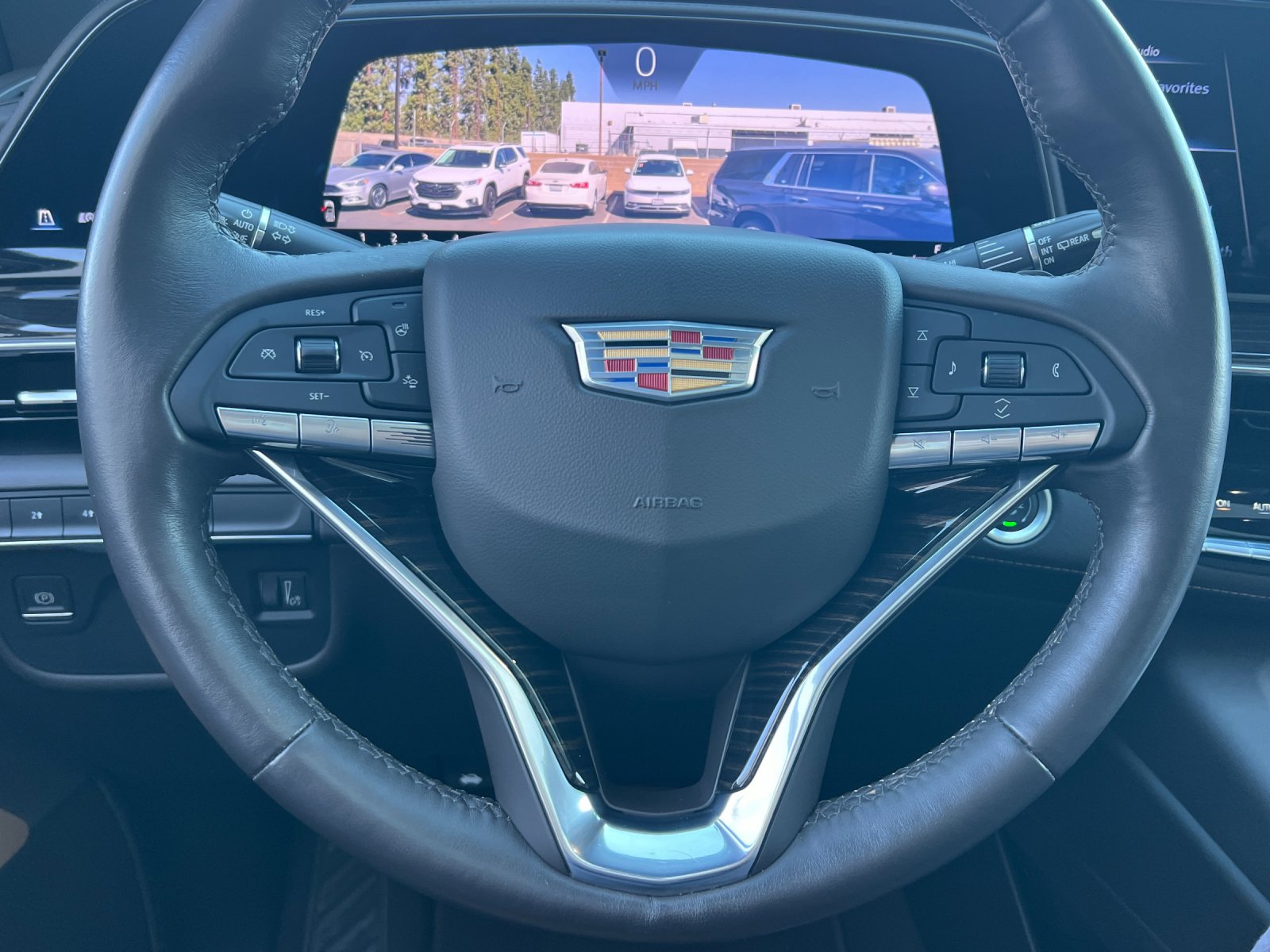Certified 2022 Cadillac Escalade Premium Luxury AWD/4WD image 25