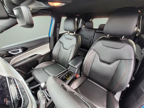 Used 2024 Jeep Compass Limited image 29