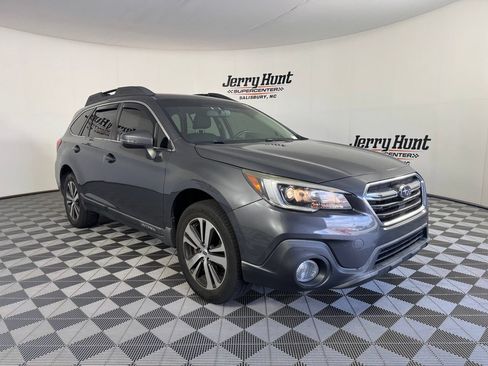 Used 2018 Subaru Outback 2.5i Limited AWD/4WD image 6