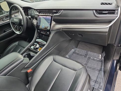 Used 2023 Jeep Grand Cherokee Limited image 29