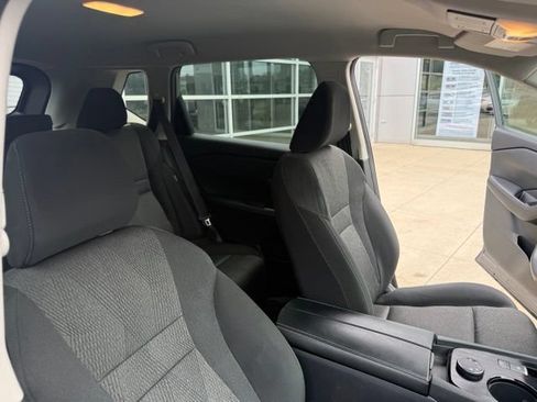 Used 2025 Nissan Rogue SV AWD/4WD image 30