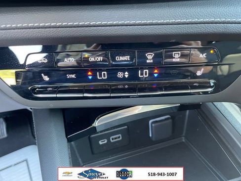 Used 2023 Buick Envision Essence AWD/4WD image 21