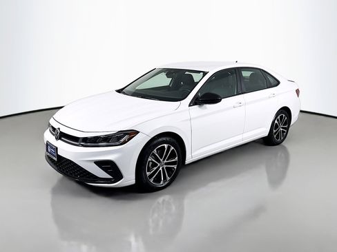 Used 2025 Volkswagen Jetta Sport image 1