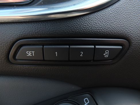 Used 2024 Buick Enclave Premium image 20