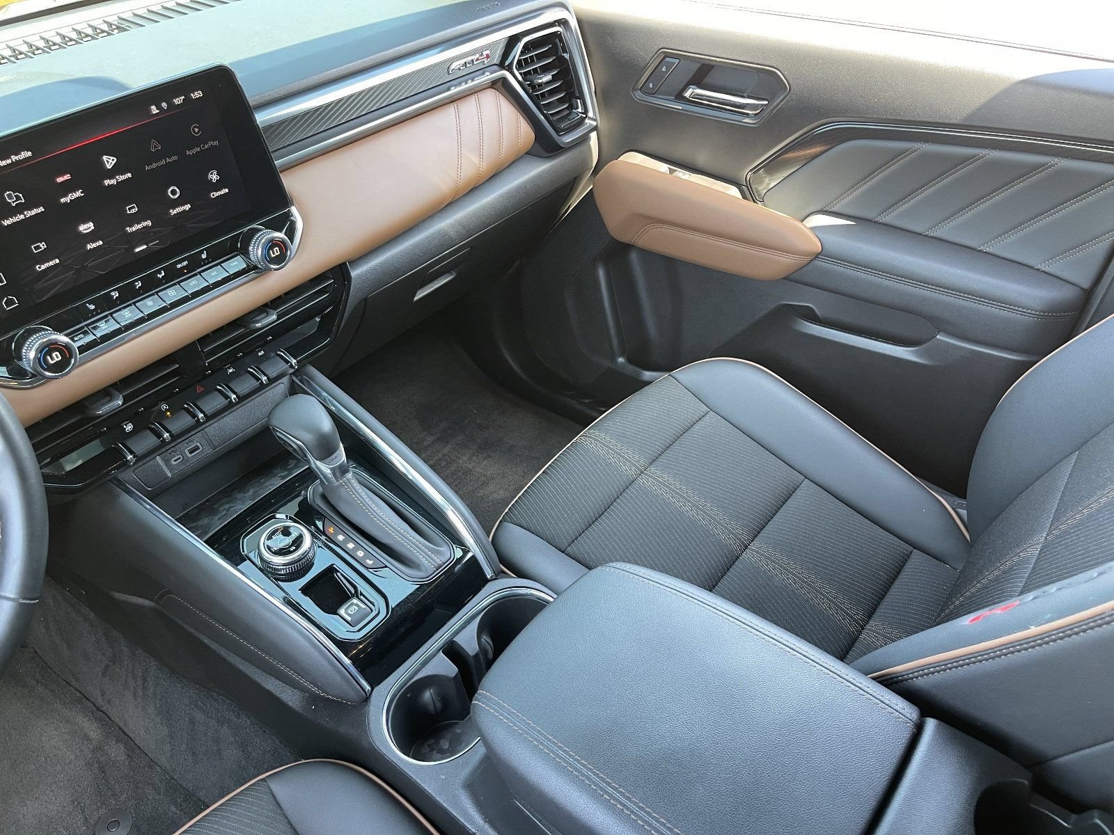 Certified 2025 GMC Canyon AT4 AWD/4WD image 17