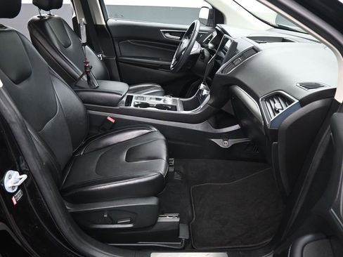 Certified 2022 Ford Edge Titanium AWD/4WD image 24
