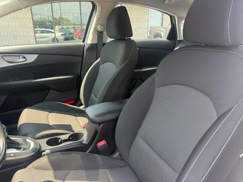Used 2023 Kia Forte LXS FWD image 17