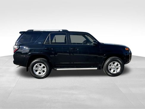 Used 2022 Toyota 4Runner SR5 Premium image 6