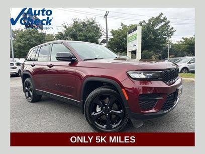 Used 2025 Jeep Grand Cherokee Altitude