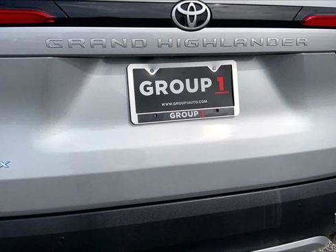 Certified 2024 Toyota Grand Highlander AWD Hybrid image 10