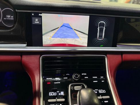 Used 2018 Porsche Panamera 4S image 30