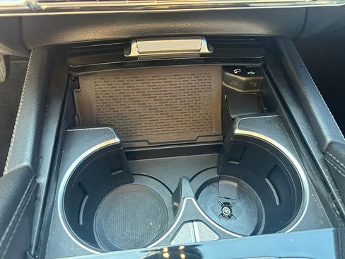 Used 2020 Mercedes-Benz GLE 350 w/ Premium Package image 33