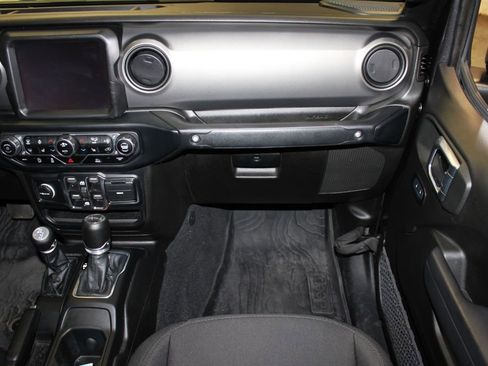 Used 2023 Jeep Gladiator Willys image 27