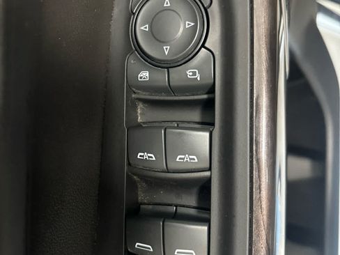 Used 2022 Chevrolet Silverado 1500 LTZ AWD/4WD image 22