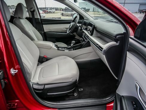 Used 2025 Hyundai Tucson SEL FWD image 12
