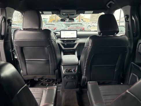 Used 2025 Ford Explorer ST-Line image 32