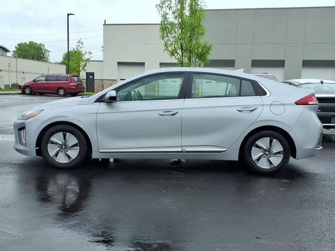 Used 2021 Hyundai Ioniq SE FWD image 4