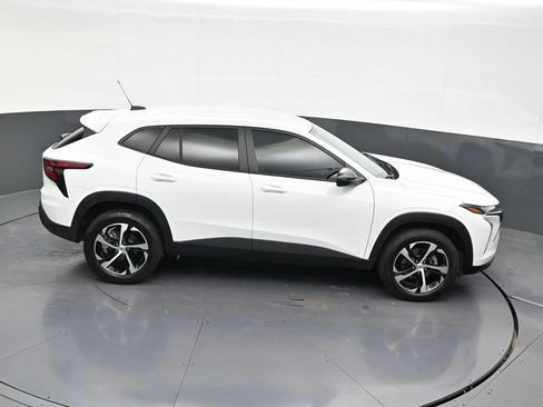 Used 2026 Chevrolet Trax RS FWD image 20