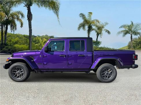 New 2026 Jeep Gladiator Sport image 2