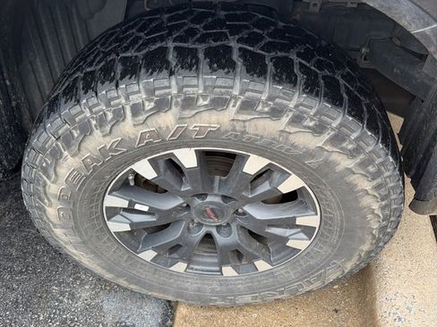 Used 2020 Nissan Titan PRO-4X w/ Pro-4x Convenience Package image 3