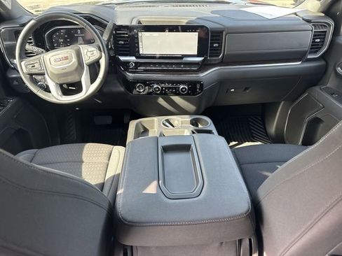 Used 2024 GMC Sierra 1500 SLE image 19