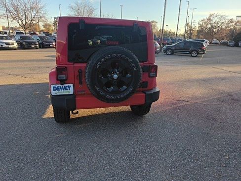 Used 2018 Jeep Wrangler Unlimited Sahara w/ Connectivity Group image 3