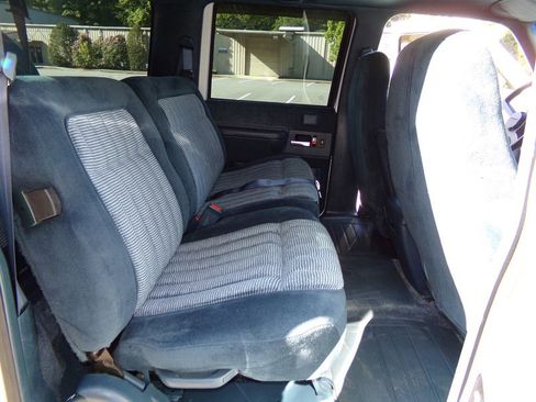 Used 1994 Chevrolet Suburban 4WD image 10