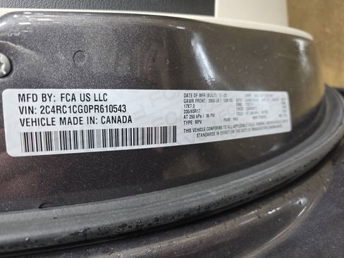 Used 2023 Chrysler Voyager LX image 35