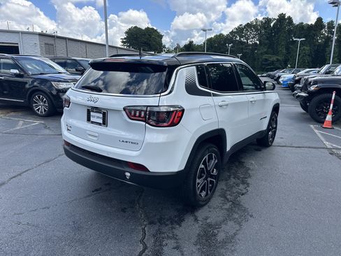 Used 2023 Jeep Compass Limited w/ Sun and Sound Group AWD/4WD image 9