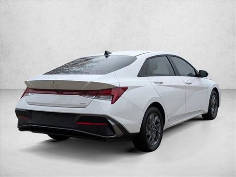 Used 2025 Hyundai Elantra Blue w/ Cargo Package image 5