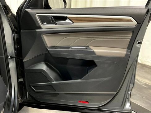 Used 2021 Volkswagen Atlas SEL Premium image 24