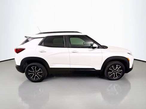 Used 2023 Chevrolet TrailBlazer ACTIV w/ Technology Package image 11