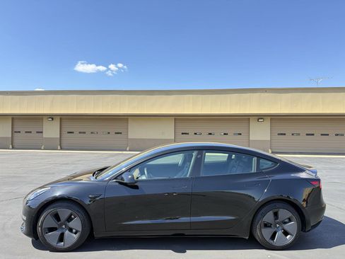 Used 2021 Tesla Model 3 Standard Range Plus RWD image 5