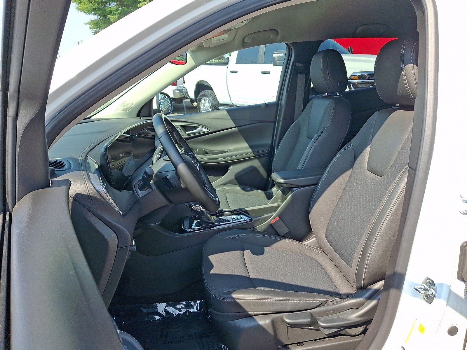 Used 2025 Buick Encore GX Preferred FWD image 13