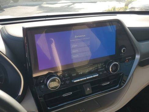 Used 2023 Toyota Highlander Platinum image 21