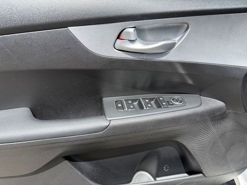 Used 2023 Kia Forte LXS FWD image 15