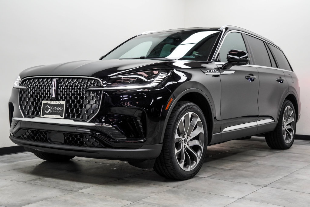Used 2025 Lincoln Aviator Reserve w/ Illumination Package AWD/4WD image 9