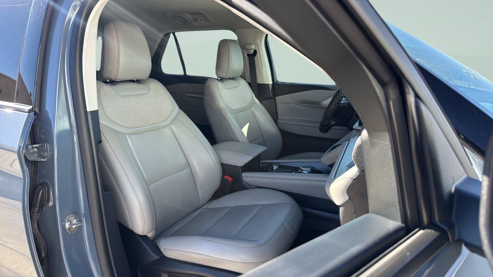 Used 2026 Ford Explorer Active w/ Active Comfort Package RWD image 22