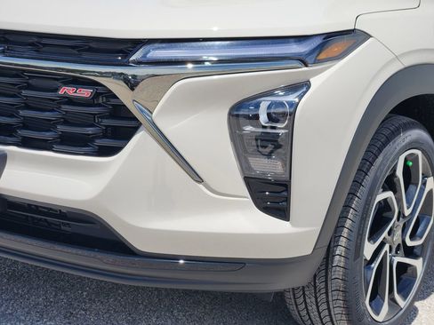 New 2026 Chevrolet Trax RS w/ Driver Confidence Package FWD image 6