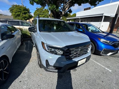 Used 2023 Honda Passport TrailSport image 2