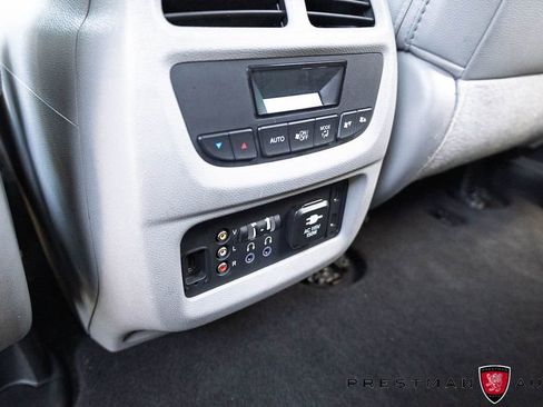 Used 2016 Honda Pilot Touring image 40