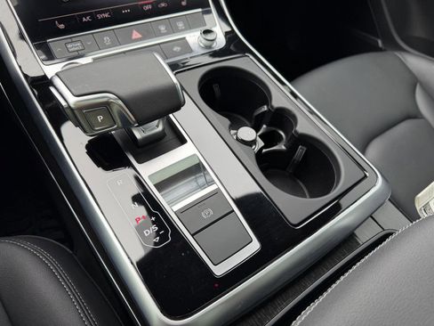 Used 2025 Audi Q7 2.0T Premium w/ Convenience Plus Package image 18