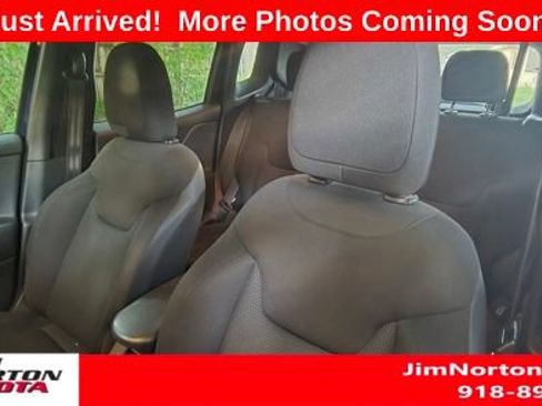Used 2020 Jeep Renegade Altitude FWD image 12