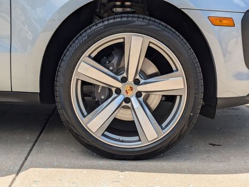 Used 2025 Porsche Macan image 29